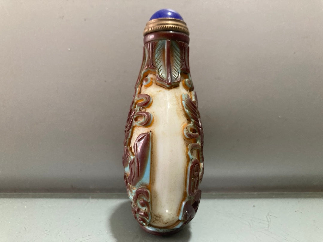 A2311 Chinese Peking Glass Low Relief Eagle Snuff Bottle