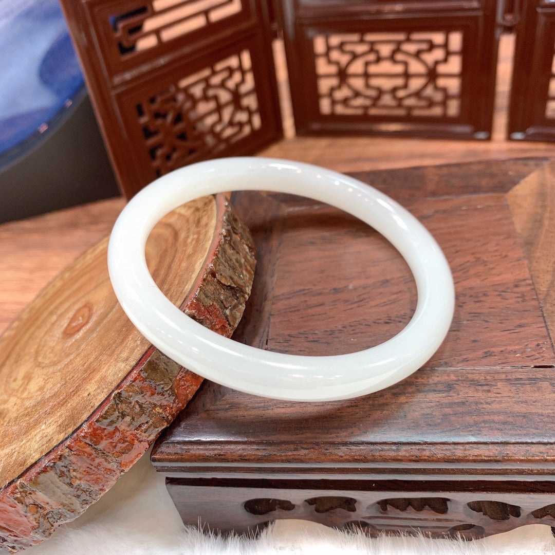 A2328 Inside Diameter 60.5 MM Chinese Hetian Jade Bracelet