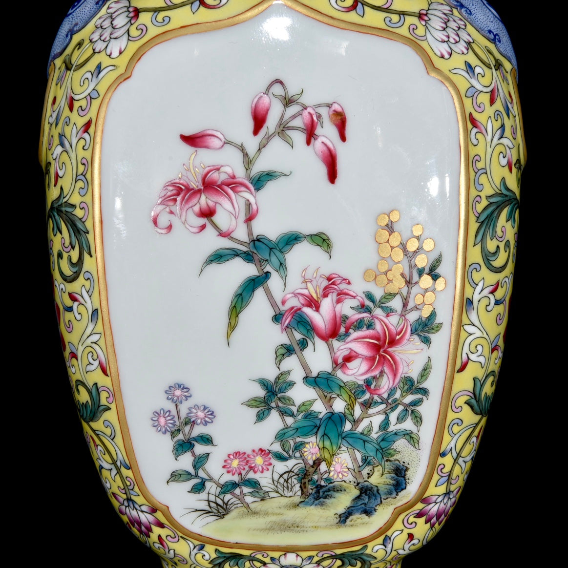 A2361 Chinese Gilt Edge Famille Rose Flowers Design Porcelain Vase