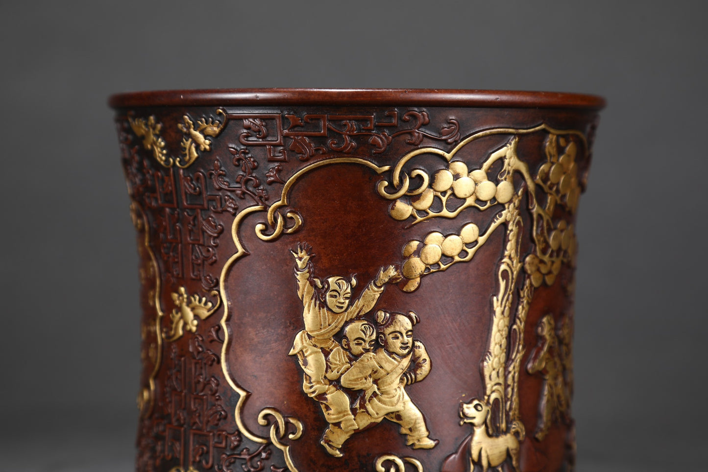 A2389 Vintage Chinese Gilt Gold Copper Urchin Design Brush Pot