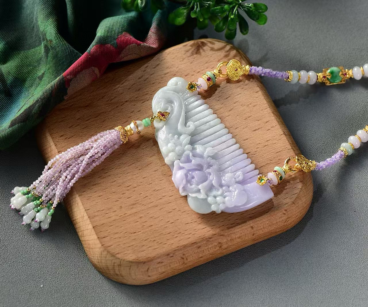 A2404 Exquisite Purple Jadeite Carved Peony Comb Pendant w Beads Necklace