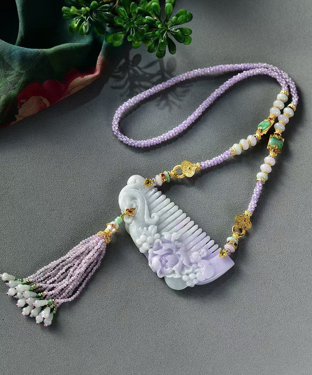 A2404 Exquisite Purple Jadeite Carved Peony Comb Pendant w Beads Necklace