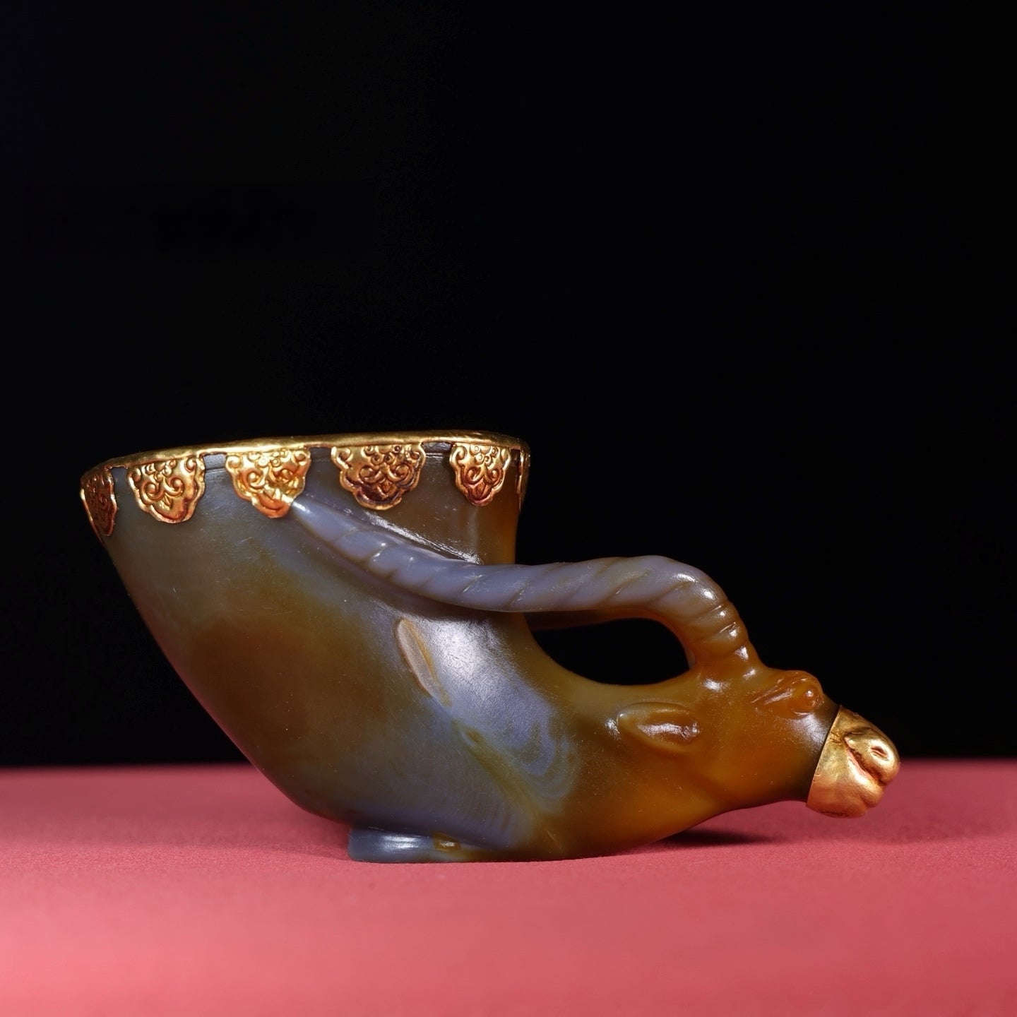 A1761 Superb Chinese Inlaying Gold Edge Agate Carved Fortune Ox Wine Cup