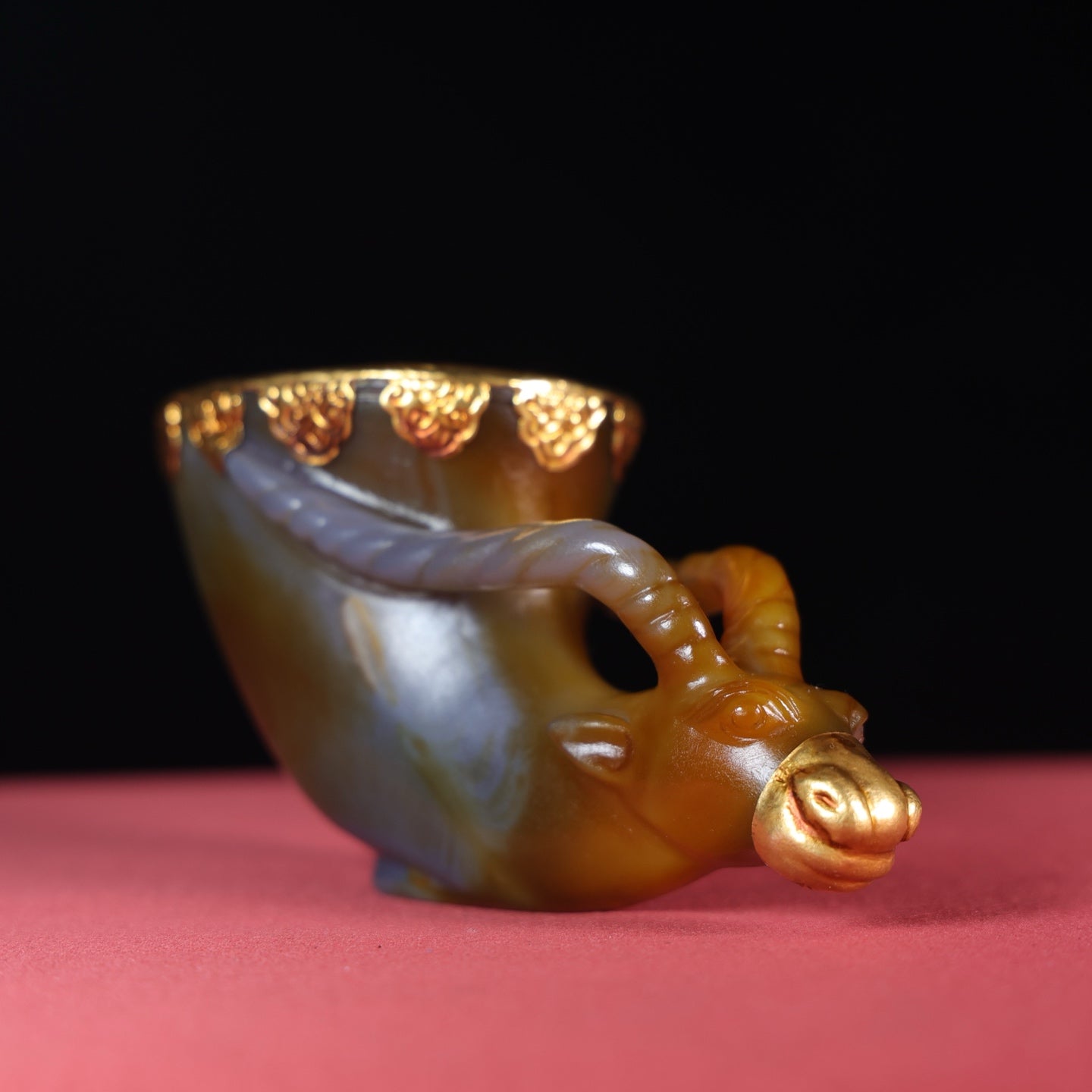 A1761 Superb Chinese Inlaying Gold Edge Agate Carved Fortune Ox Wine Cup