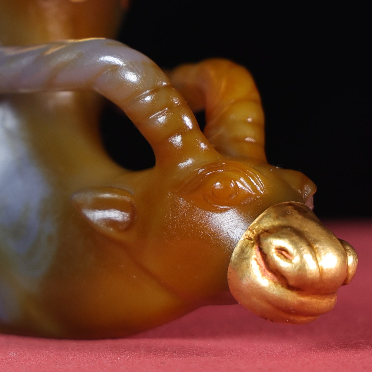 A1761 Superb Chinese Inlaying Gold Edge Agate Carved Fortune Ox Wine Cup