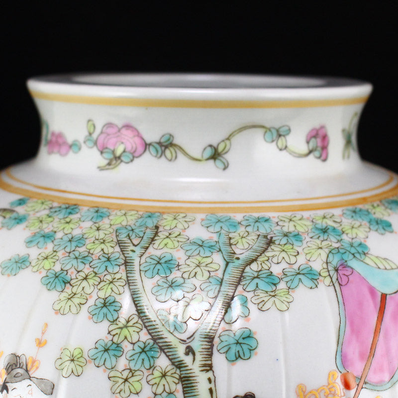 Chinese Famille Rose Mythology Figure Design Porcelain Pot