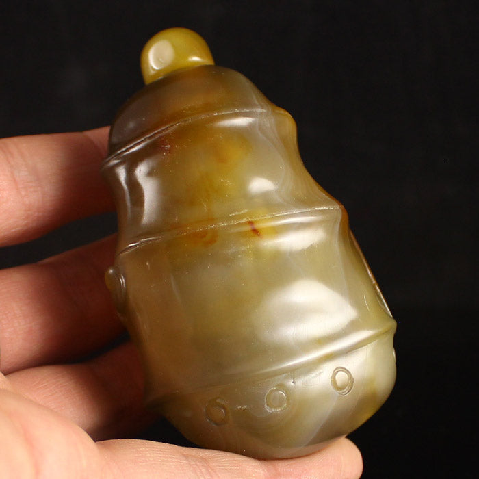 Old Chinese Agate Bat Snuff Bottle