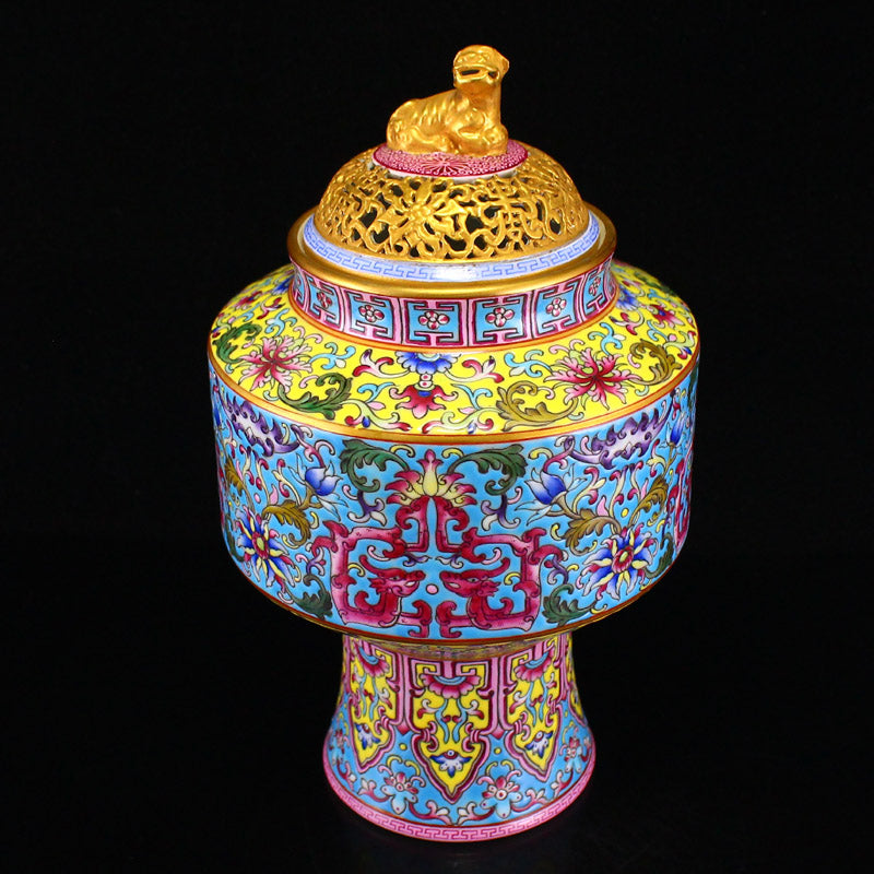 Chinese Famille Rose Flower Design Porcelain Pot