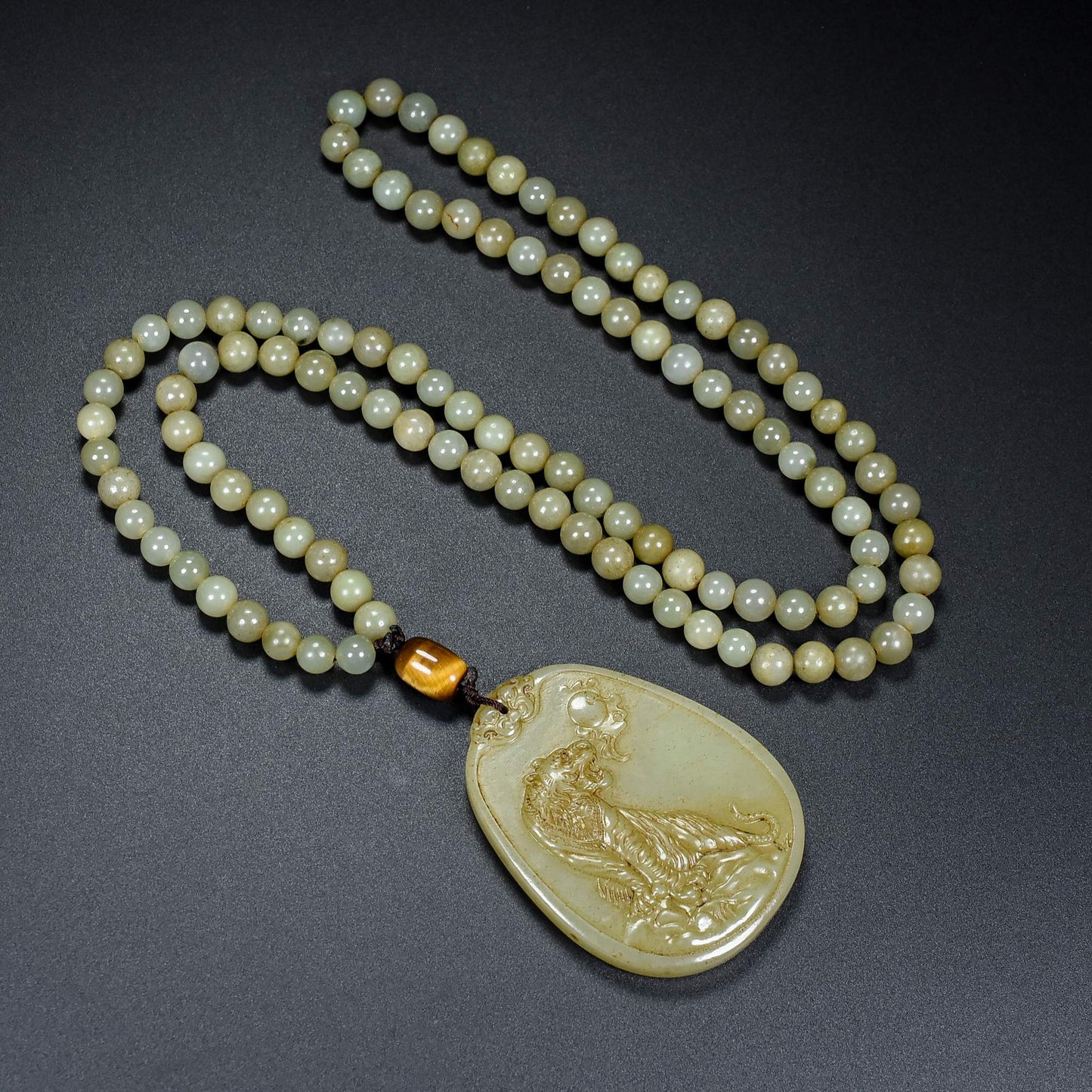 108 Beads Chinese Natural Hetian Jade Round Beads Necklace w Tiger Pendant