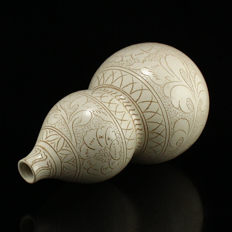 Chinese White Glaze Ding Kiln Porcelain Gourd Bottle