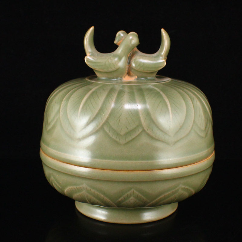 Chinese Yue Kiln Double Bird Porcelain Rouge Box w Lid