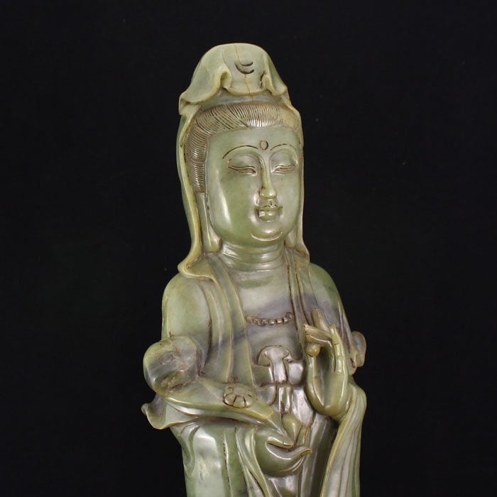 Old Chinese Hetian Jade Ruyi Kwan-yin Statue