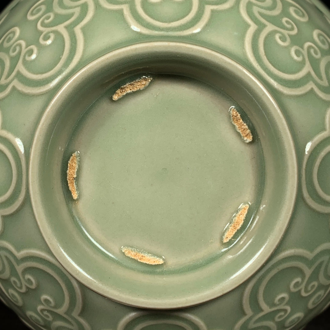 Chinese Yue Kiln Green Glaze Porcelain Bowl