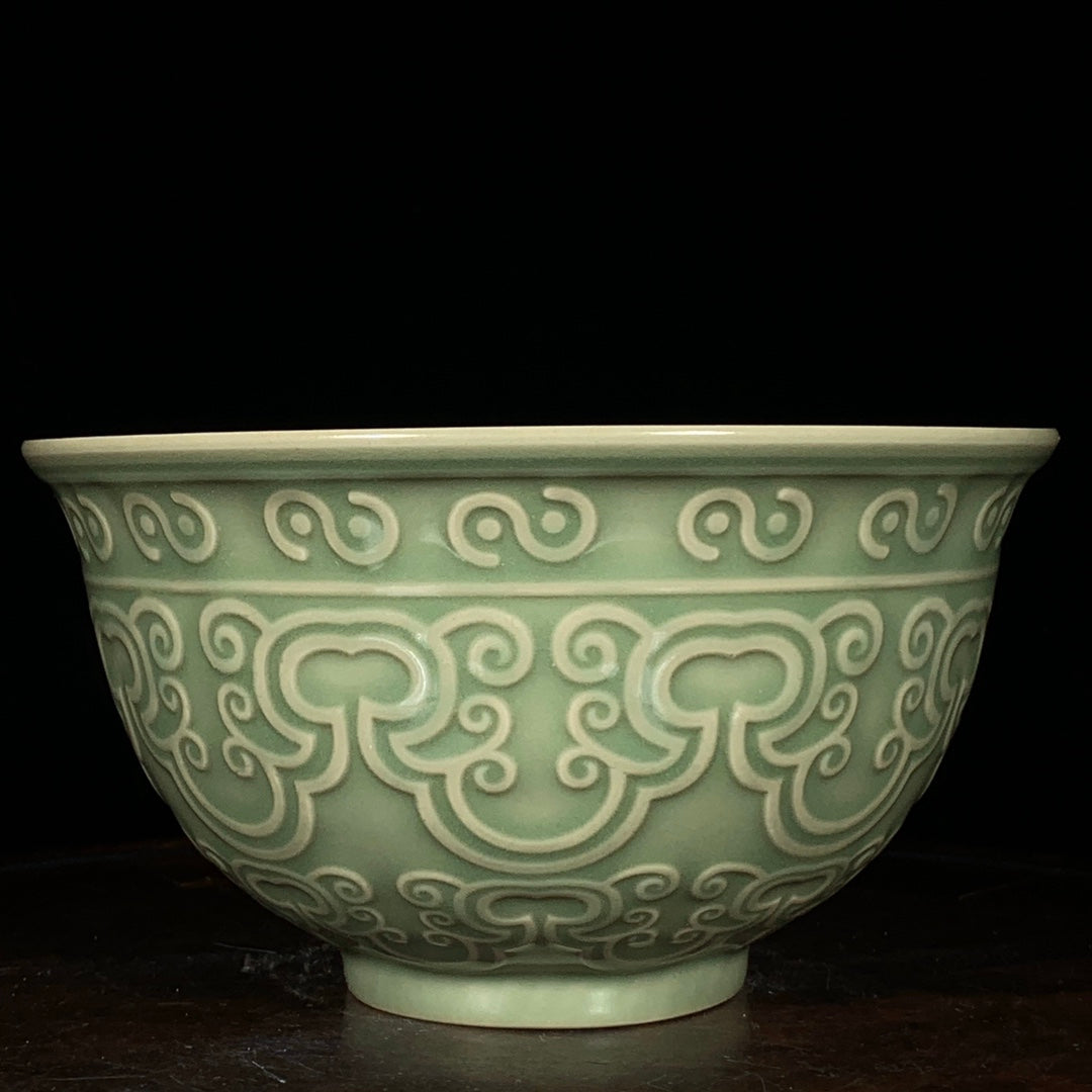 Chinese Yue Kiln Green Glaze Porcelain Bowl