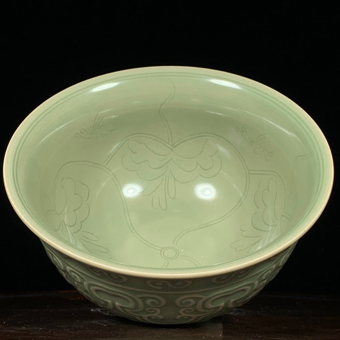 Chinese Yue Kiln Green Glaze Porcelain Bowl