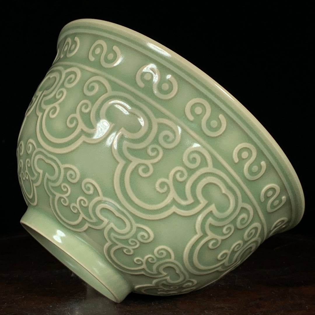 Chinese Yue Kiln Green Glaze Porcelain Bowl