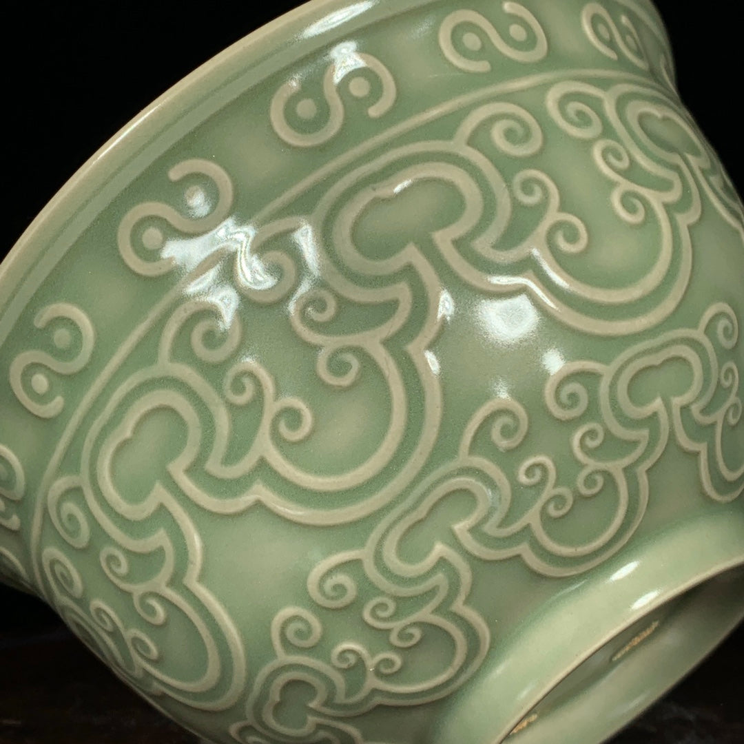 Chinese Yue Kiln Green Glaze Porcelain Bowl