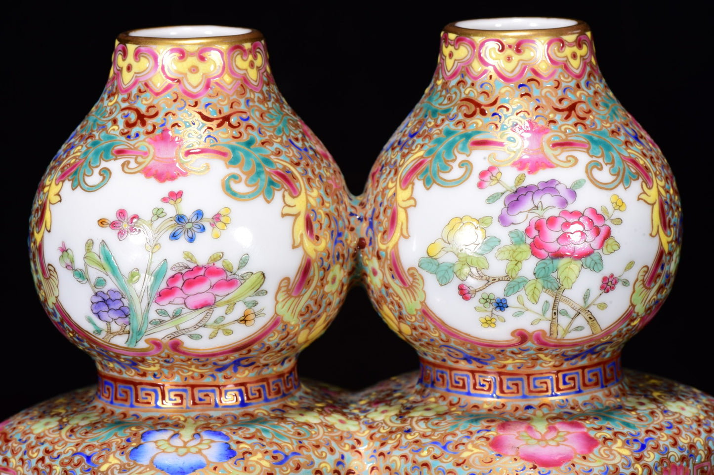 Chinese Gilt Gold Famille Rose Enamel Arhat Design Gourd Conjoined Porcelain Vase