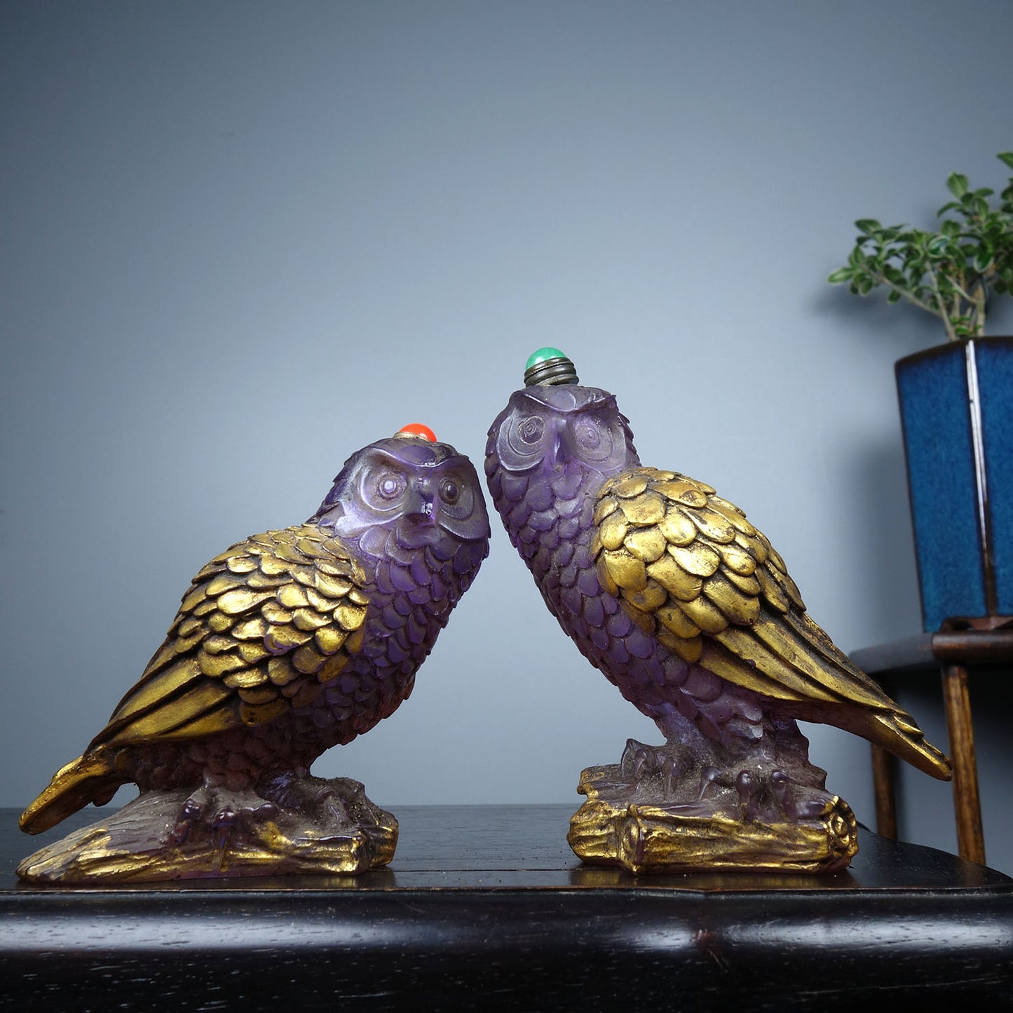 A Pair Old Chinese Gilt Gold Peking Glass Parrot Snuff Bottle w Stopper