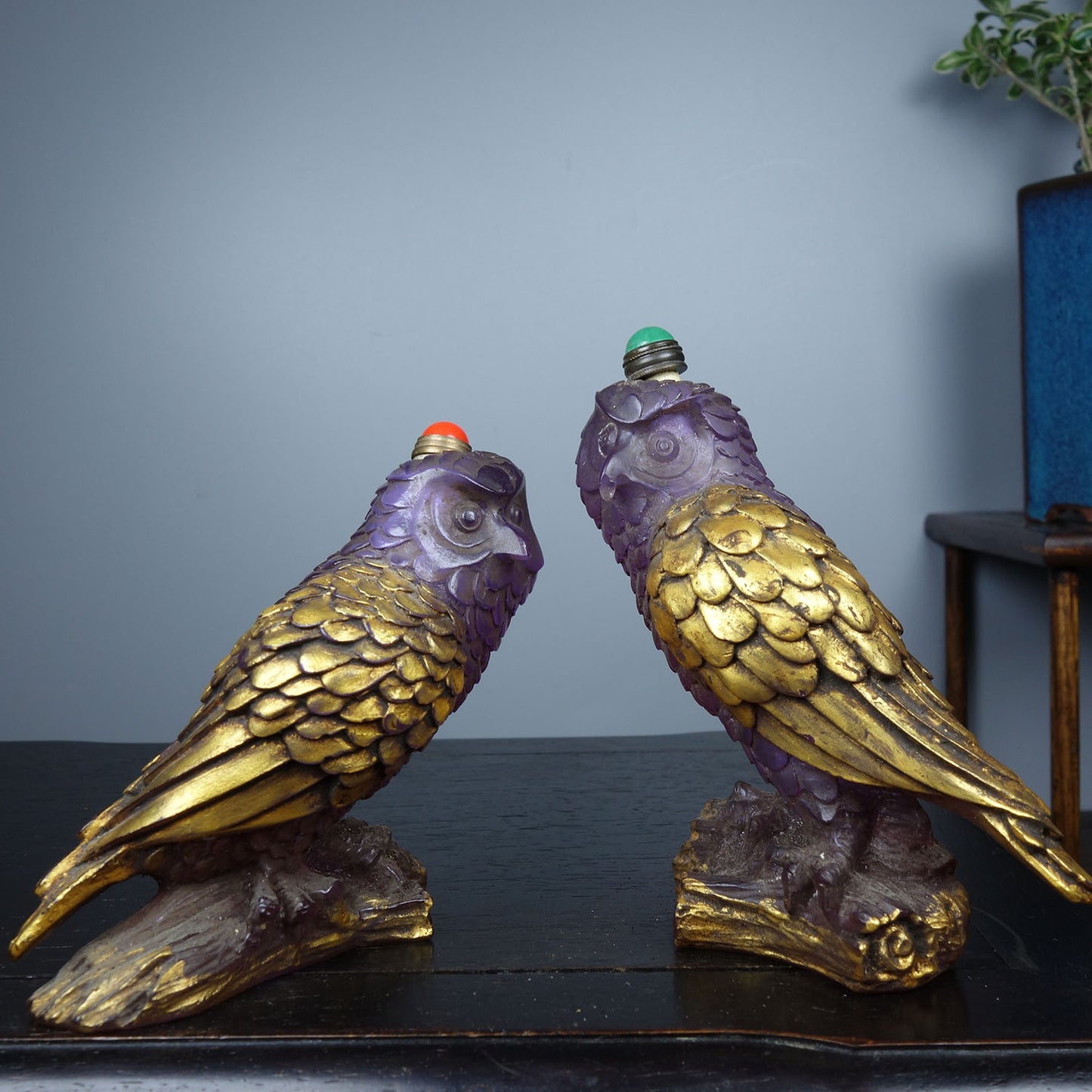 A Pair Old Chinese Gilt Gold Peking Glass Parrot Snuff Bottle w Stopper