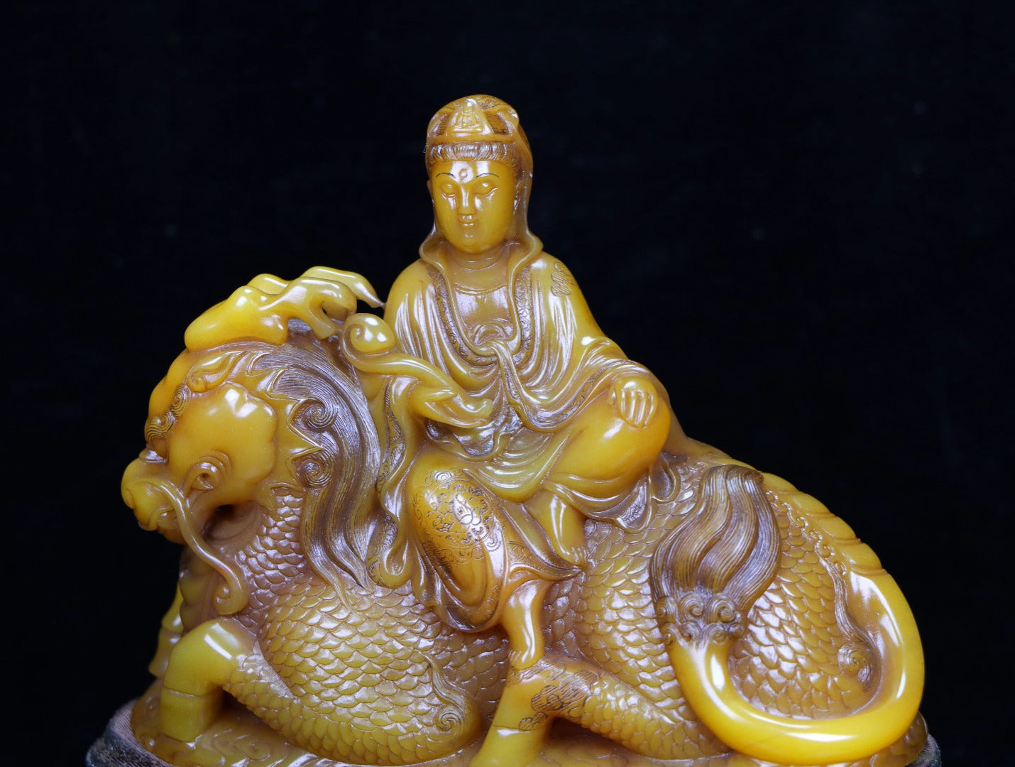 A0013 Vintage Chinese Shoushan Stone Carved Kwan-yin & Kylin Statue w Box