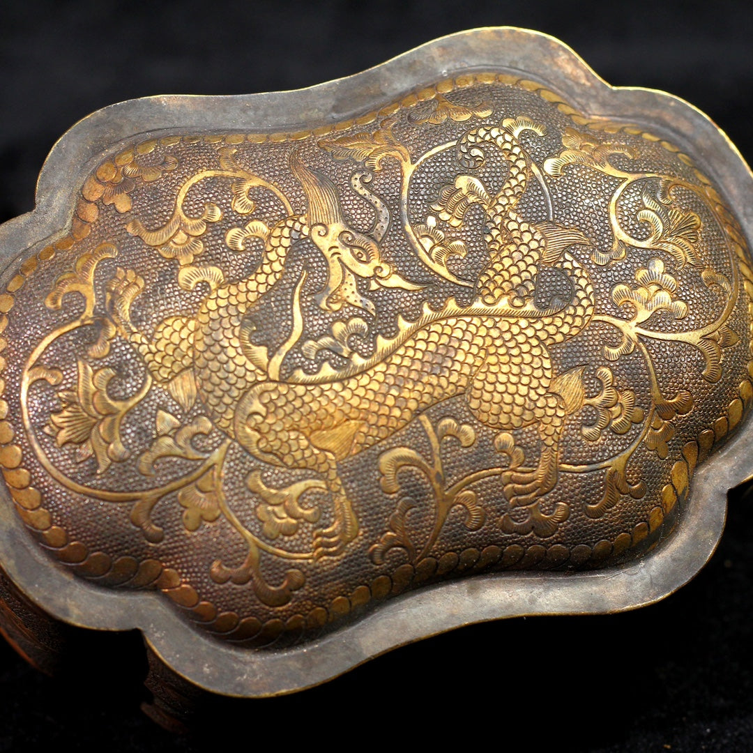 A0020 Vintage Chinese Gilt Gold Chi Dragon & Flower Design Jewellery Box