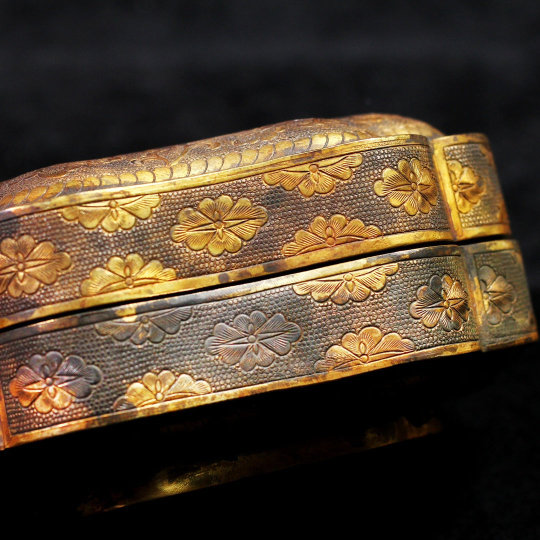 A0020 Vintage Chinese Gilt Gold Chi Dragon & Flower Design Jewellery Box