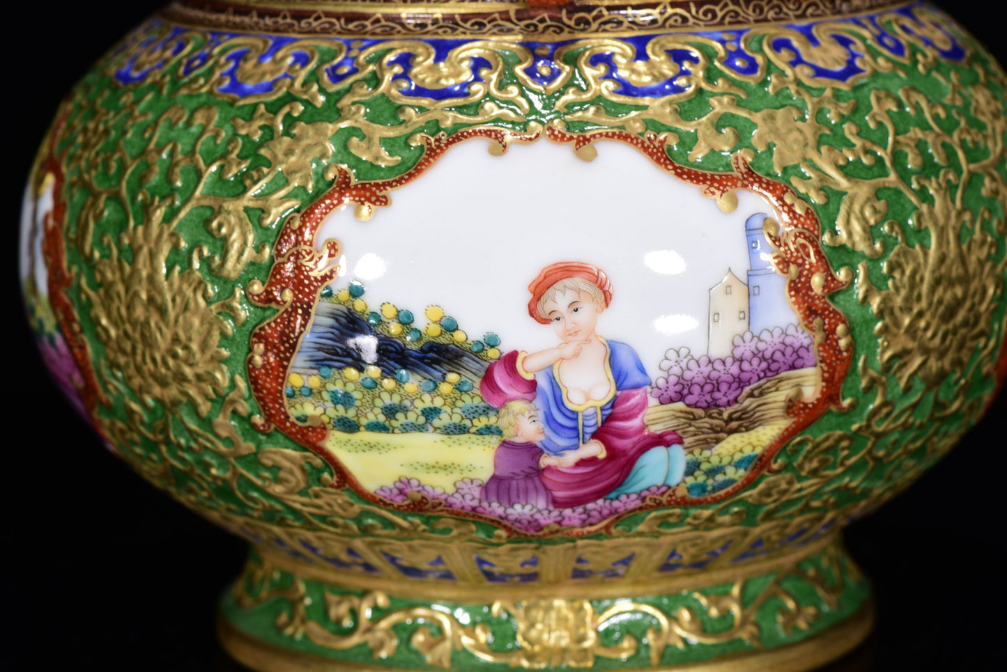 A0034 Chinese Gilt Gold Famille Rose Low Relief Flower & Figure Design Doulbe Ears Porcelain Pot