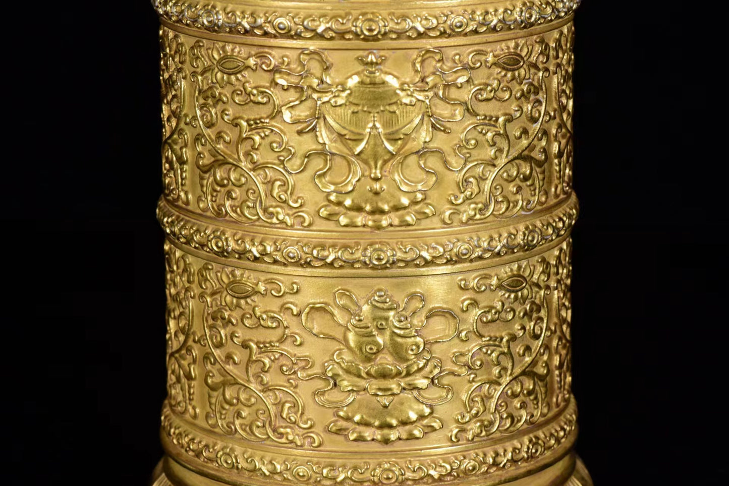 A0035 Chinese Gilt Gold Low Relief Eight Treasures Design Domu Pot