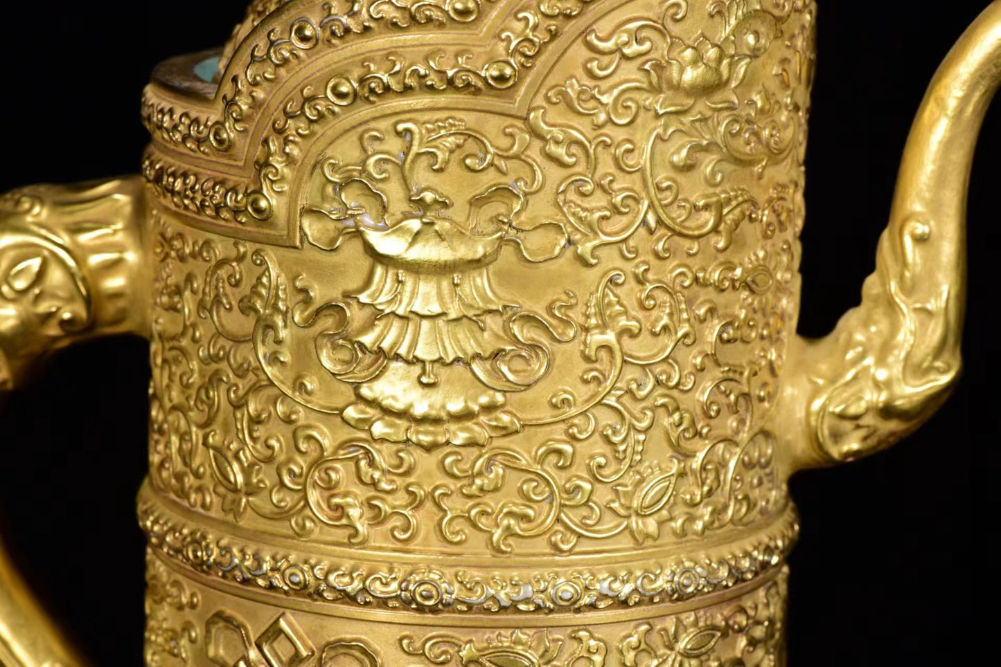 A0035 Chinese Gilt Gold Low Relief Eight Treasures Design Domu Pot