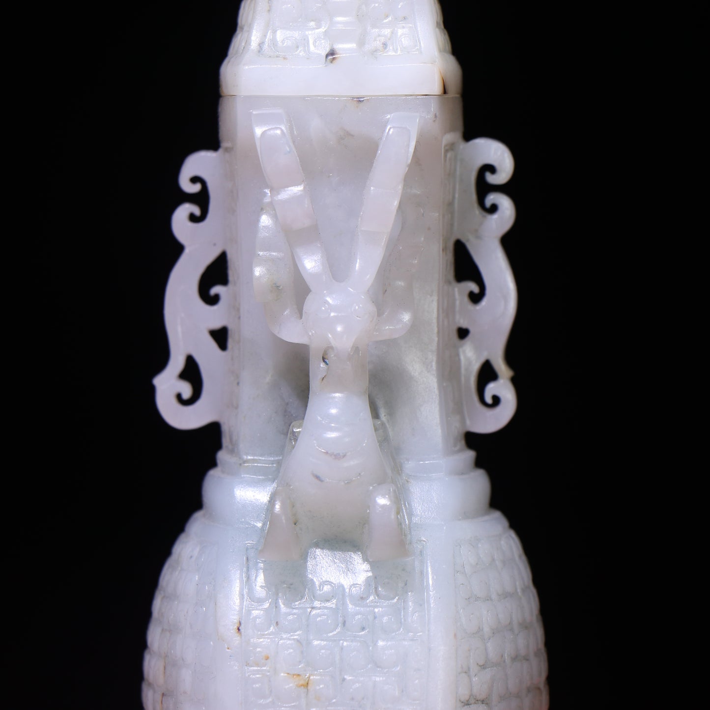 A0038 High Quality Vintage Chinese Hetian Jade High Relief Deer & Phoenix Doble Ears Bottle