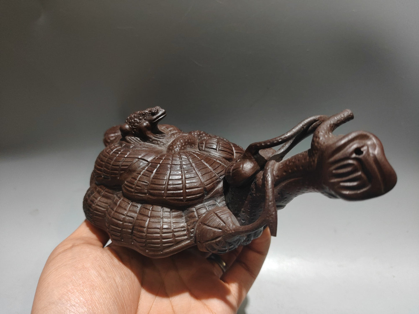 A0040 Old Chinese Yixing Zisha Clay Ganoderma lucidum Shape Teapot w Artist Signed