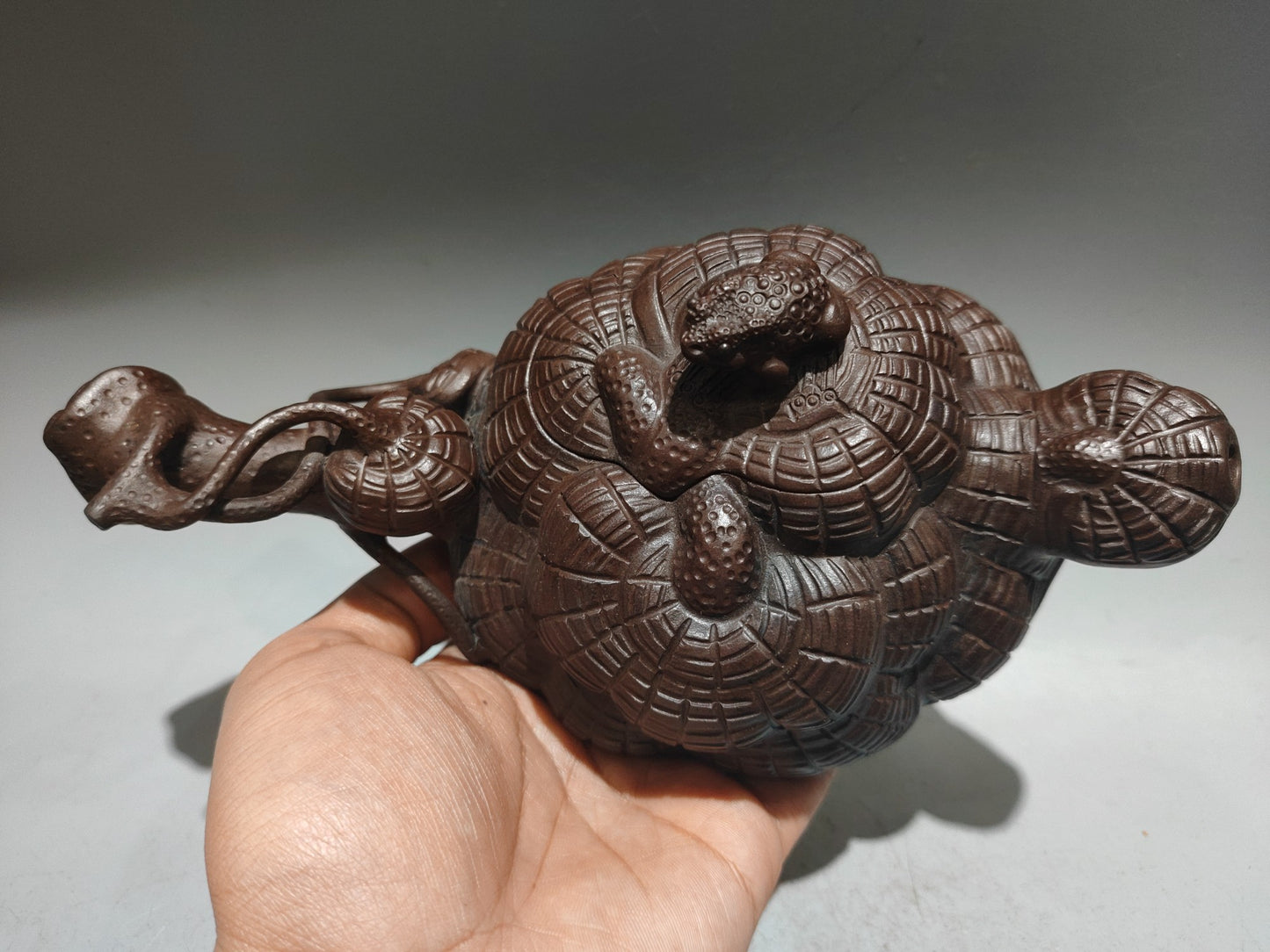 A0040 Old Chinese Yixing Zisha Clay Ganoderma lucidum Shape Teapot w Artist Signed