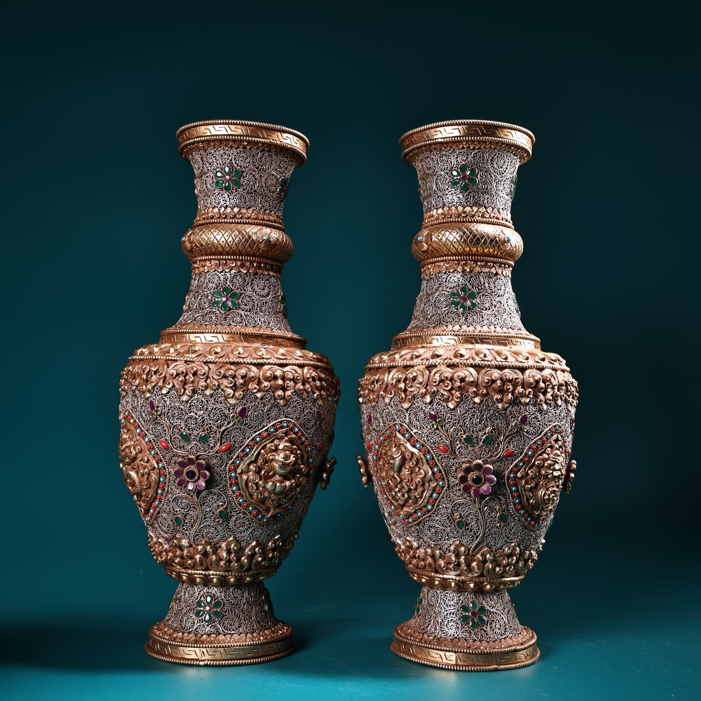 A0057 A Pair Tibetan Copper Inlay Gilt Gold Silver Wires & Gem Flower Design Vases