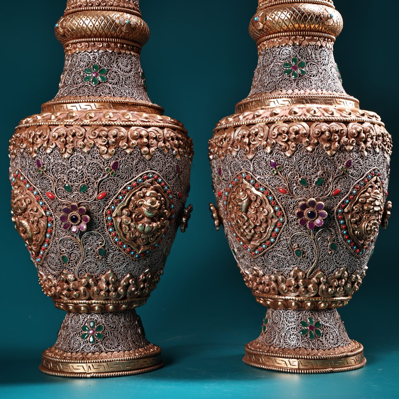 A0057 A Pair Tibetan Copper Inlay Gilt Gold Silver Wires & Gem Flower Design Vases