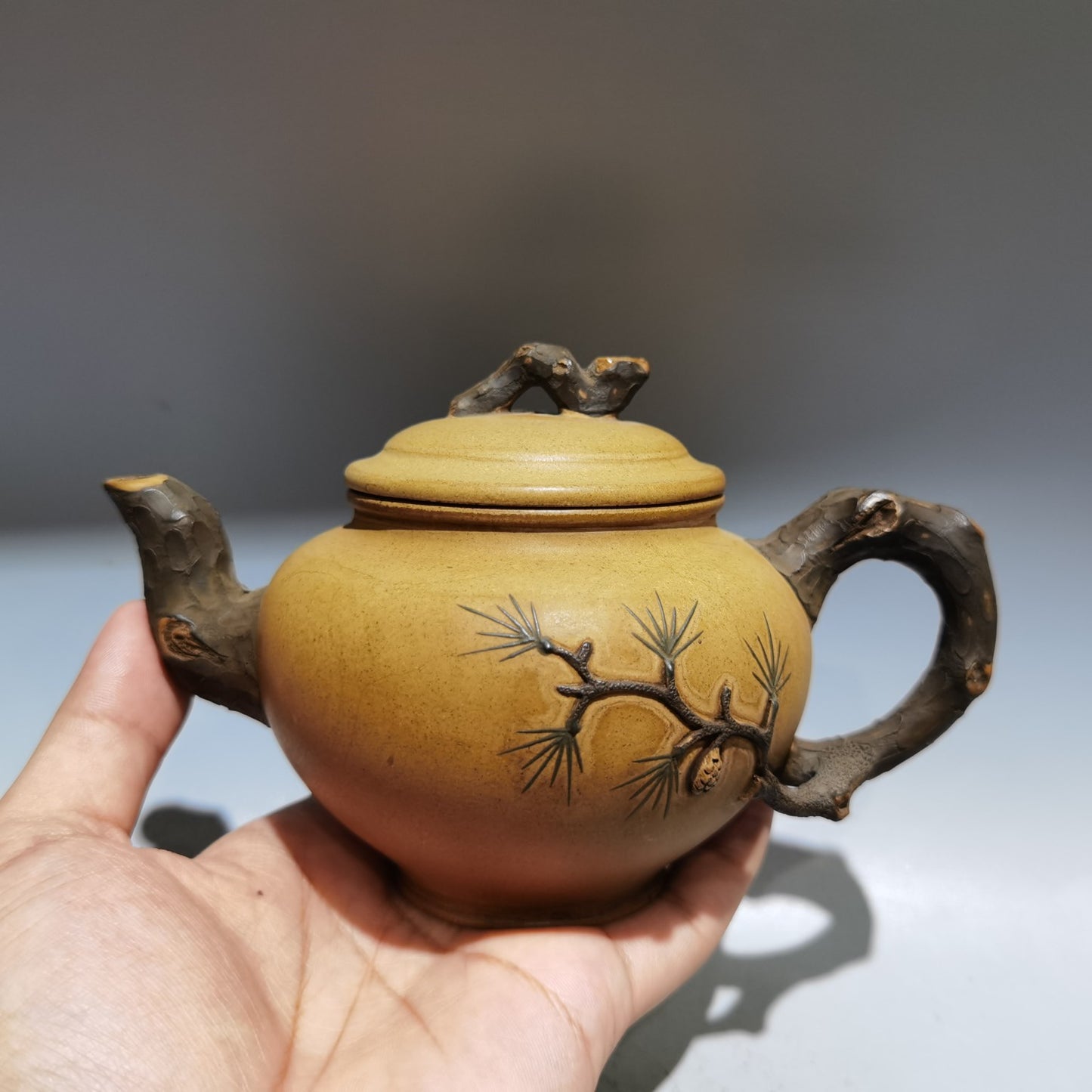 A0064 A Set Old Chinese Yixing Zisha Clay Pine Tree Teapot & Cups w Artist Signed