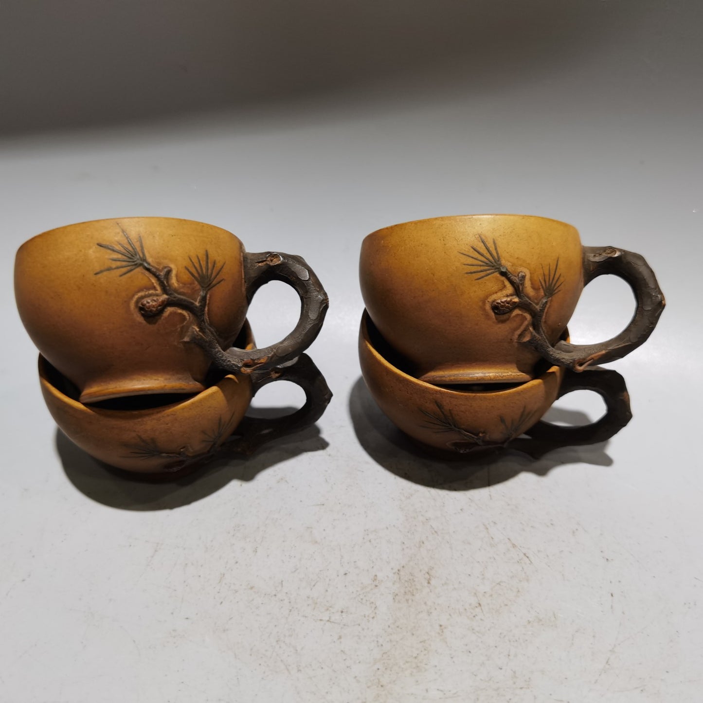 A0064 A Set Old Chinese Yixing Zisha Clay Pine Tree Teapot & Cups w Artist Signed