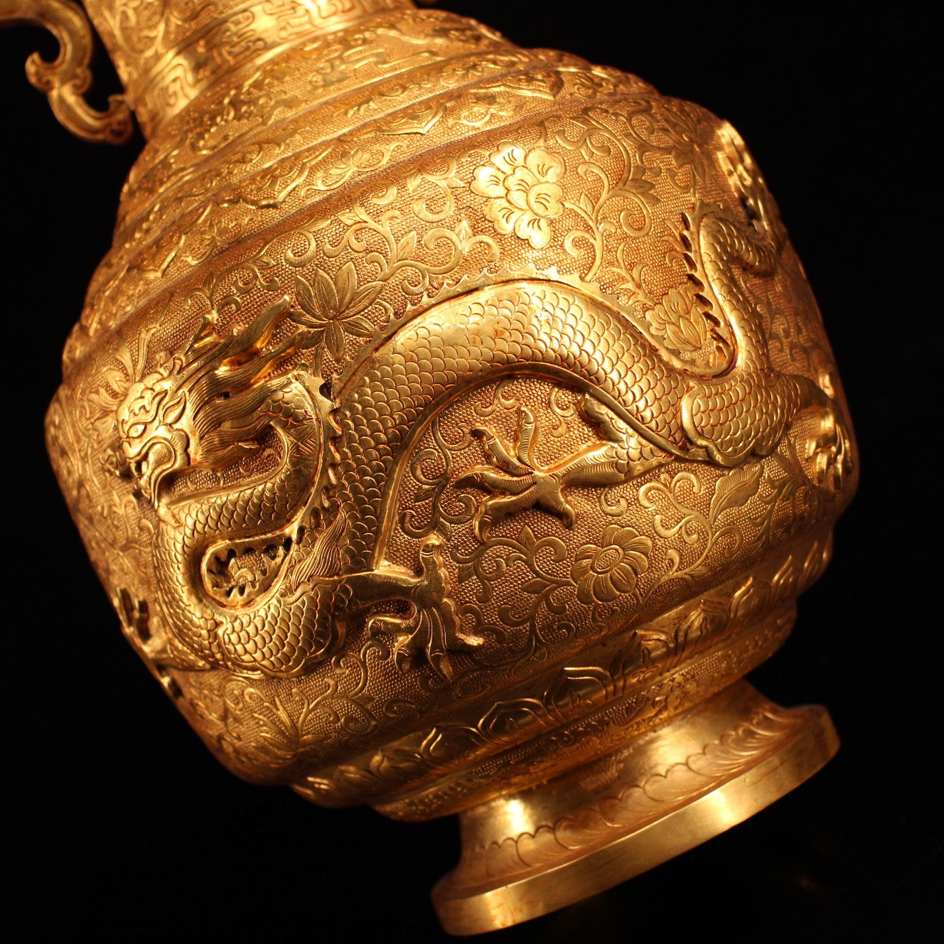 A0071 Old Chinese Gilt Gold Copper High Relief Fortune Dragon Double Ears Vase