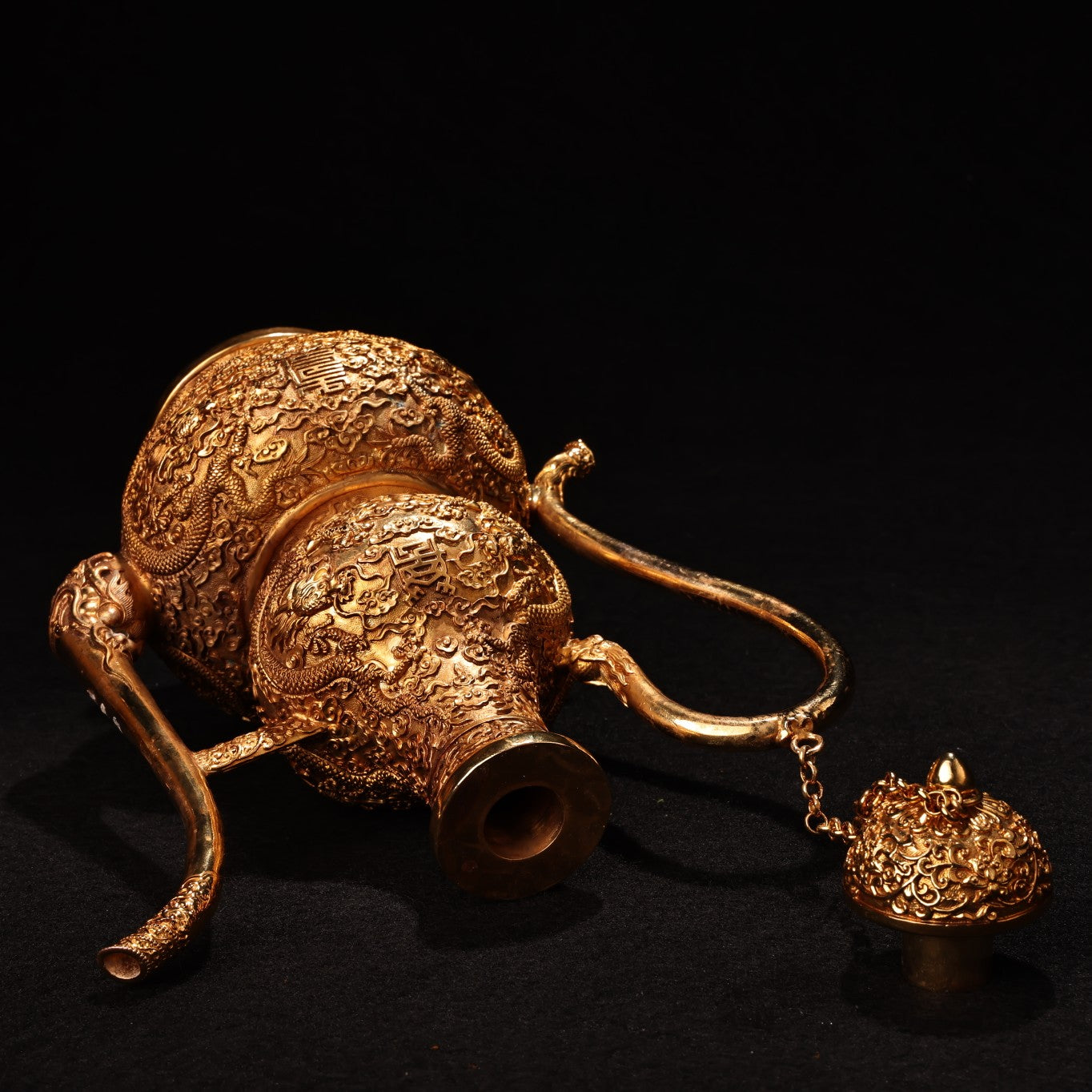 A0072 A Set Vintage Chinese Gilt Gold Copper Low Relief Dragon Design Gourd Wine Pot w Cups