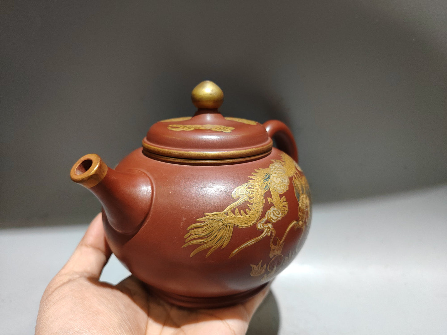 A0081 Chinese Gilt Gold Yixing Zisha Clay Dragon Phoenix Design Teapot w Artist Signed