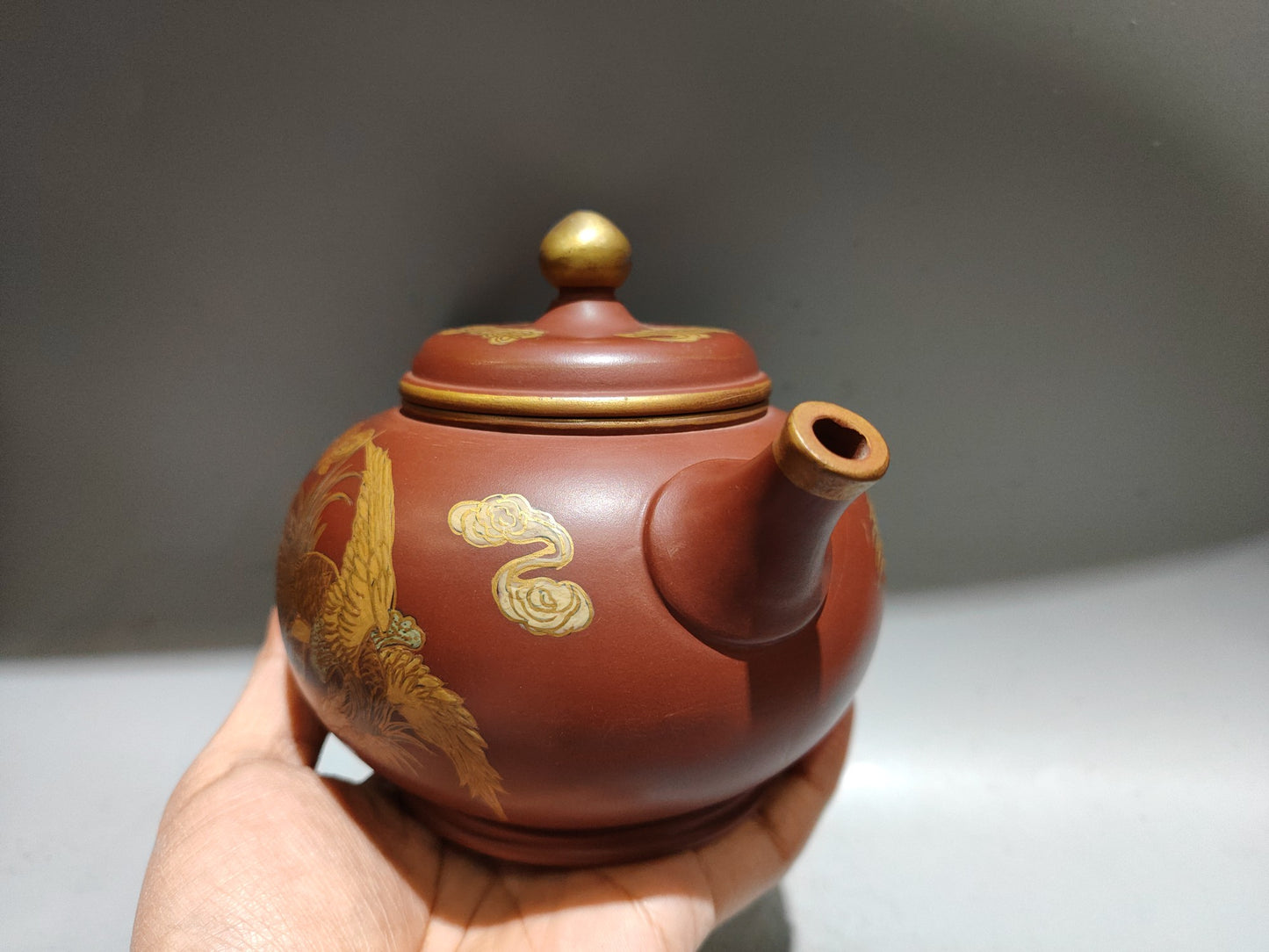 A0081 Chinese Gilt Gold Yixing Zisha Clay Dragon Phoenix Design Teapot w Artist Signed