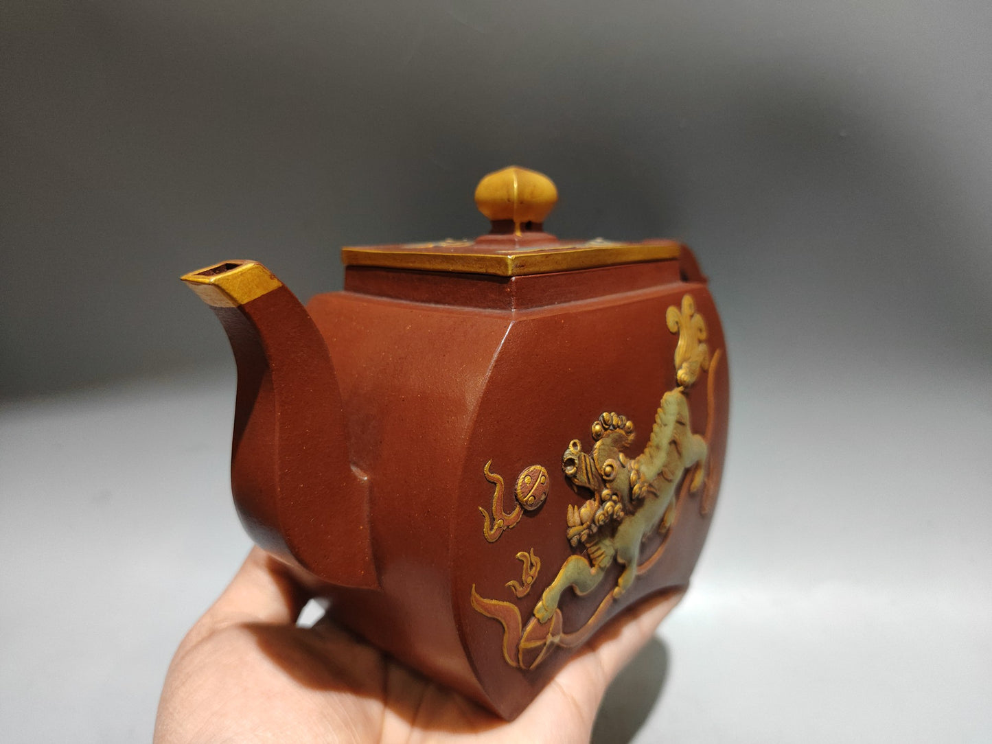 A0082 Chinese Gilt Gold Yixing Zisha Clay Fortune Kylin Teapot w Artist Signed