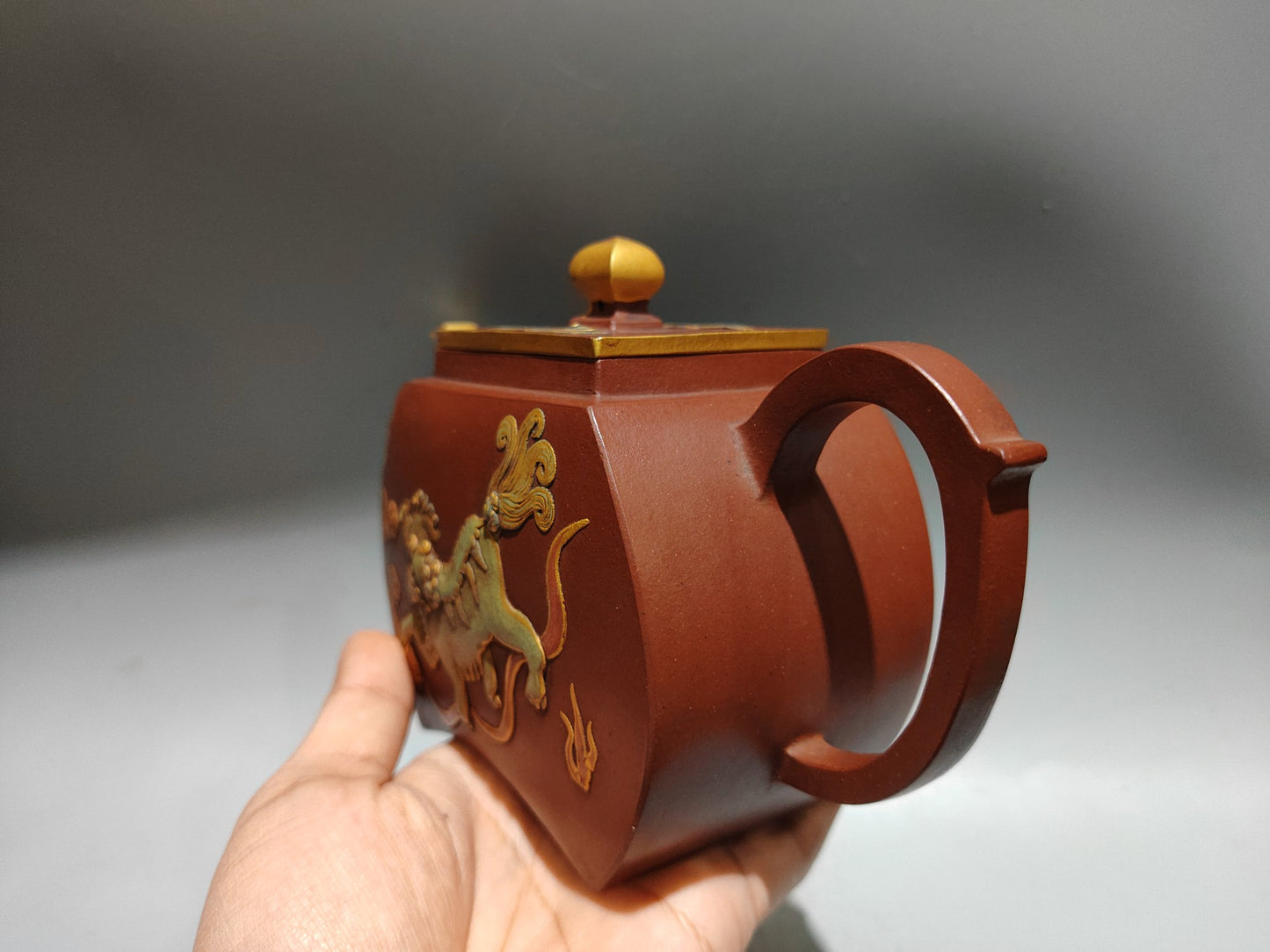 A0082 Chinese Gilt Gold Yixing Zisha Clay Fortune Kylin Teapot w Artist Signed