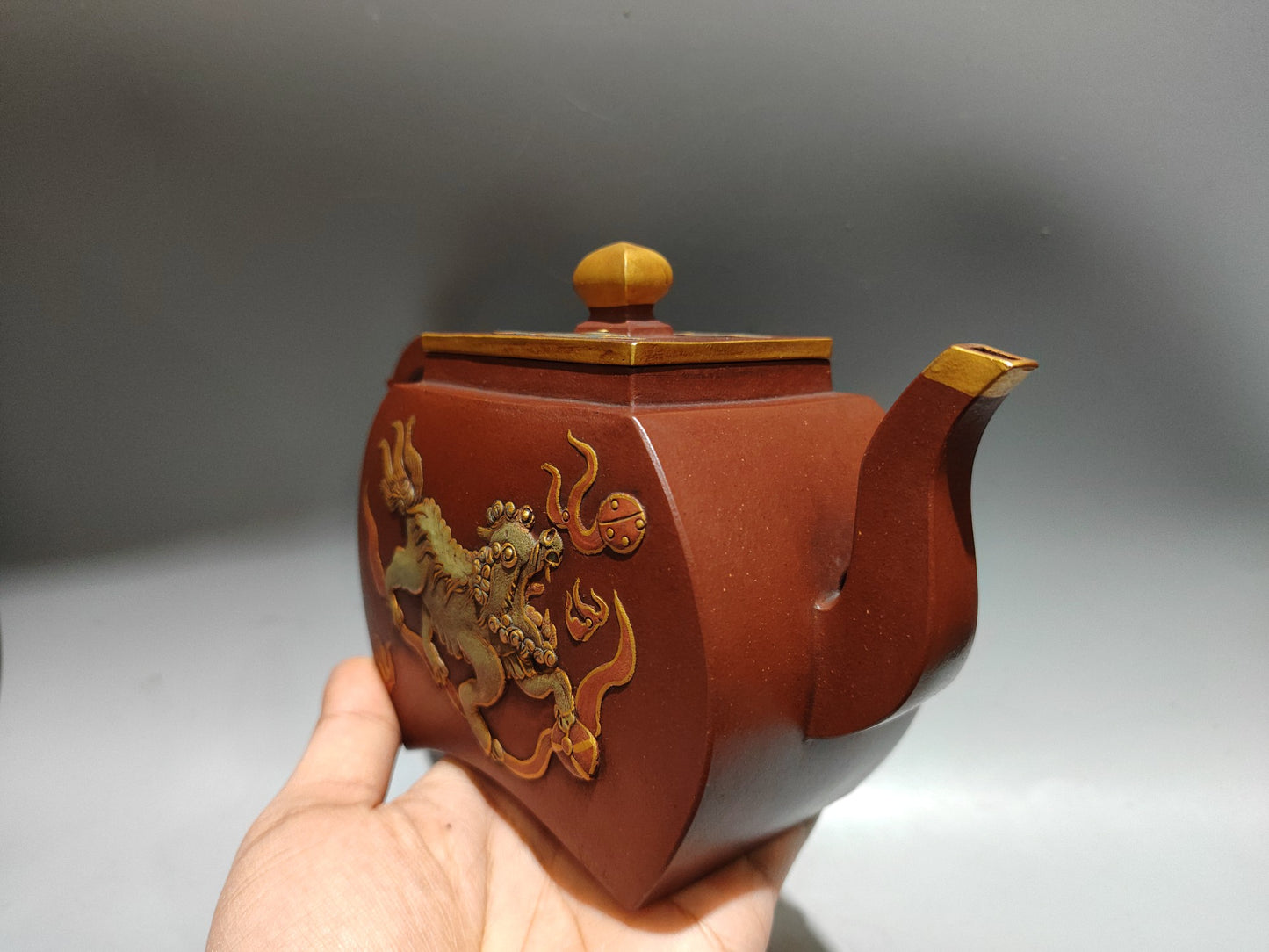 A0082 Chinese Gilt Gold Yixing Zisha Clay Fortune Kylin Teapot w Artist Signed