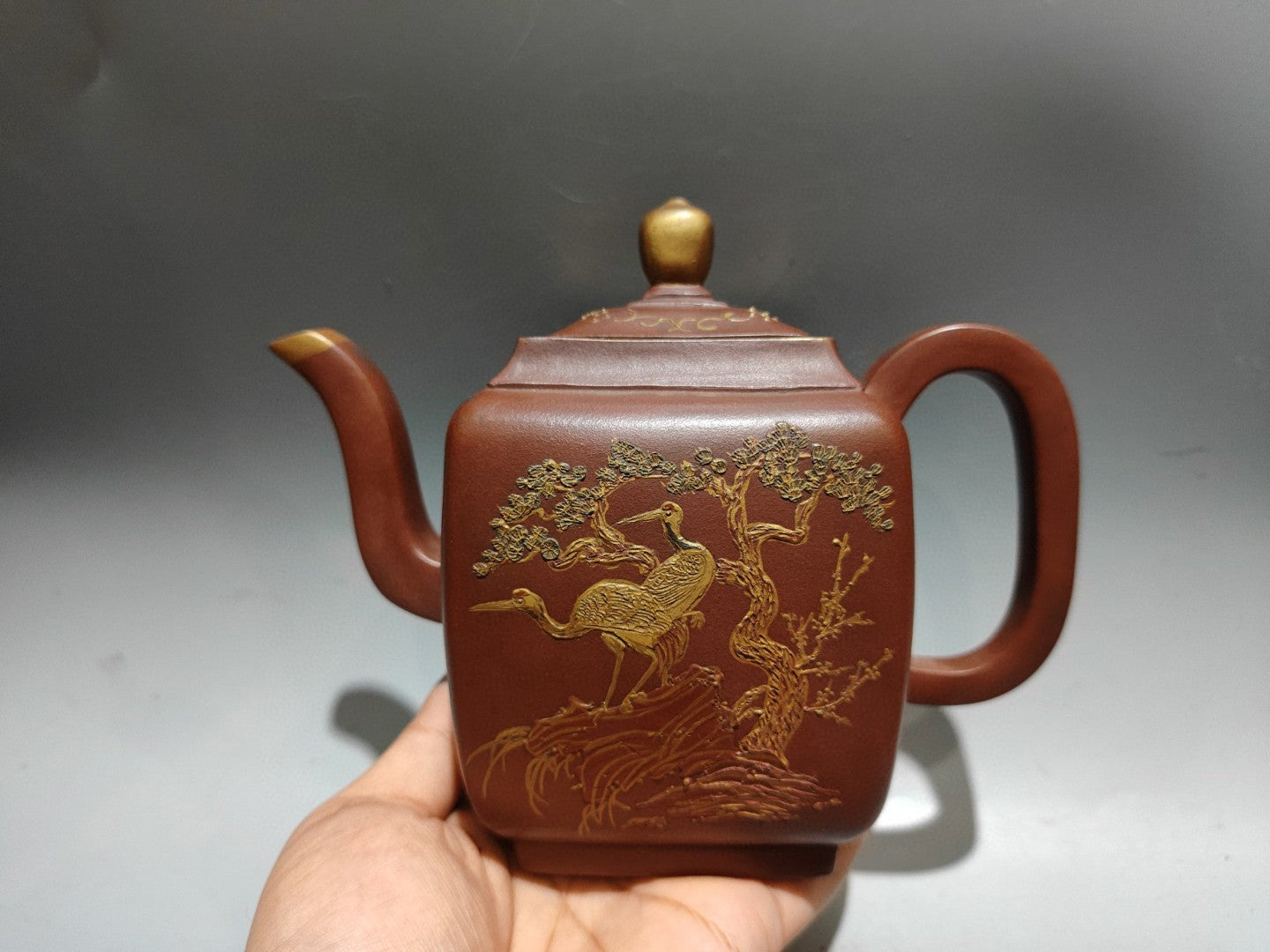 A0084 Chinese Yixing Zisha Clay Crane & Pine Tree Design Teapot w Artist Signed