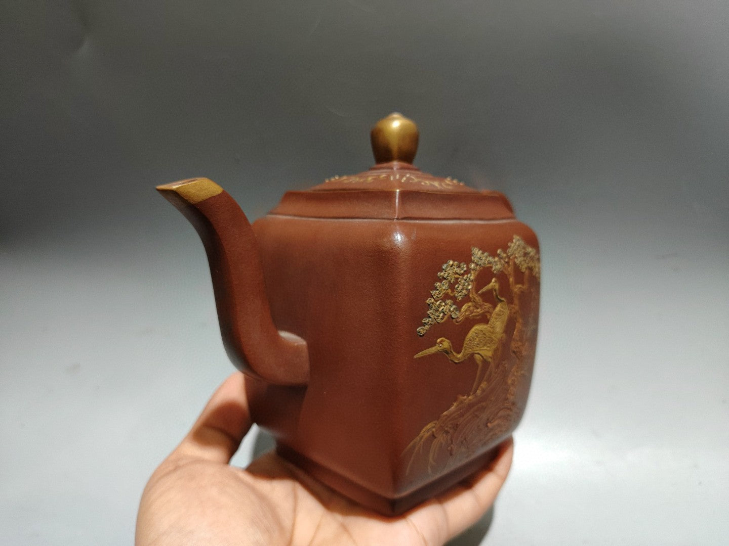 A0084 Chinese Yixing Zisha Clay Crane & Pine Tree Design Teapot w Artist Signed