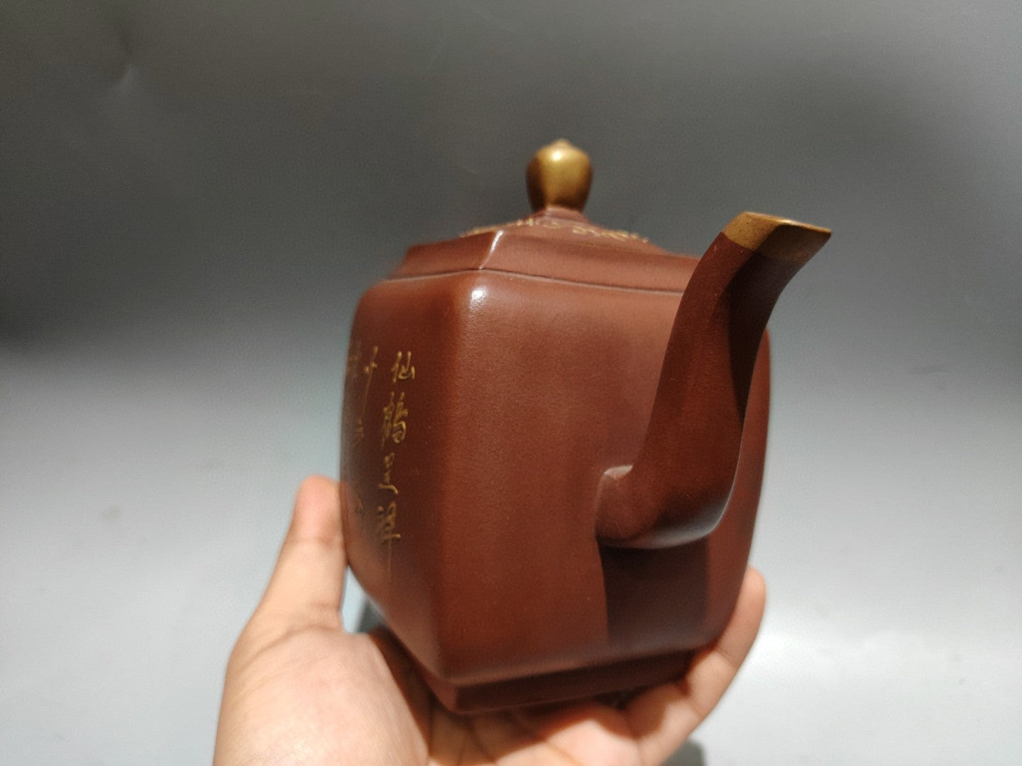 A0084 Chinese Yixing Zisha Clay Crane & Pine Tree Design Teapot w Artist Signed