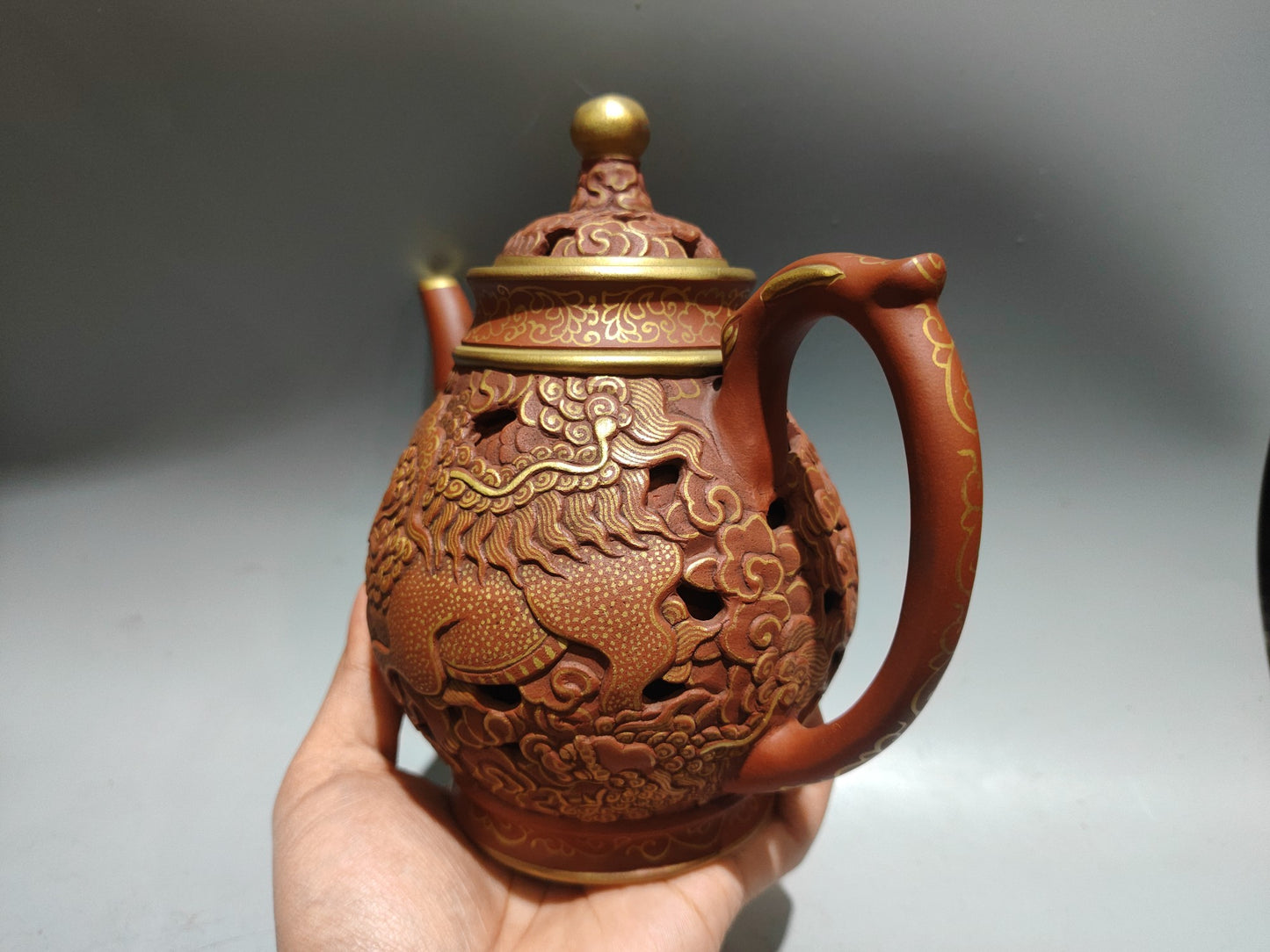 A0086 Openwork Chinese Gilt Gold Yixing Zisha Clay Fortune Lion Design Teapot w Artist Signed