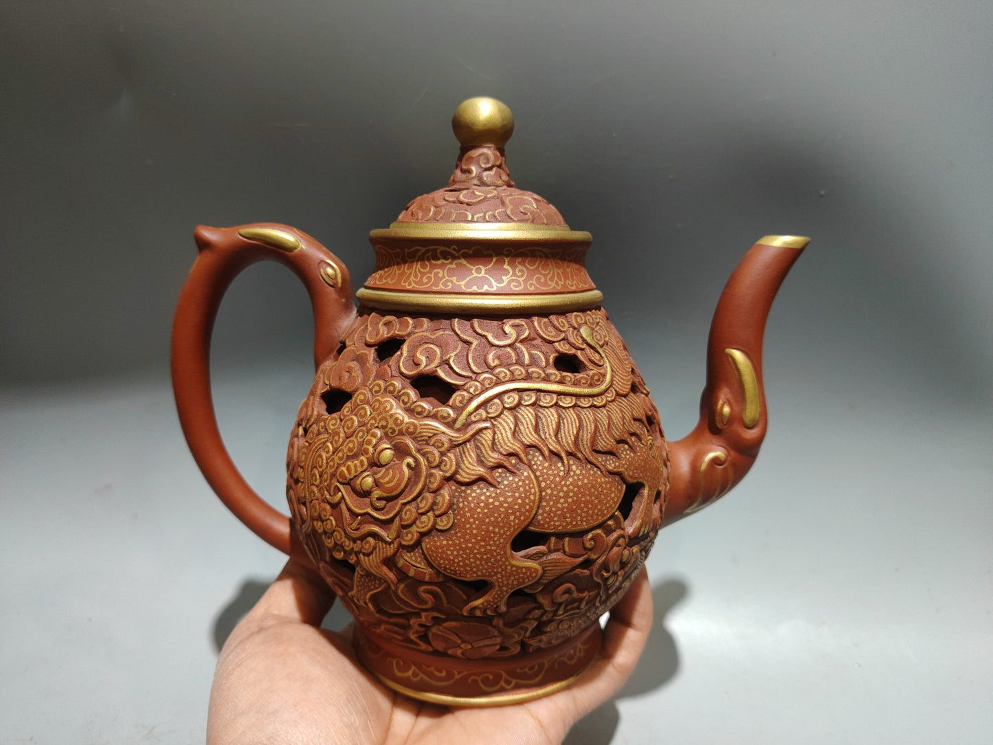 A0086 Openwork Chinese Gilt Gold Yixing Zisha Clay Fortune Lion Design Teapot w Artist Signed