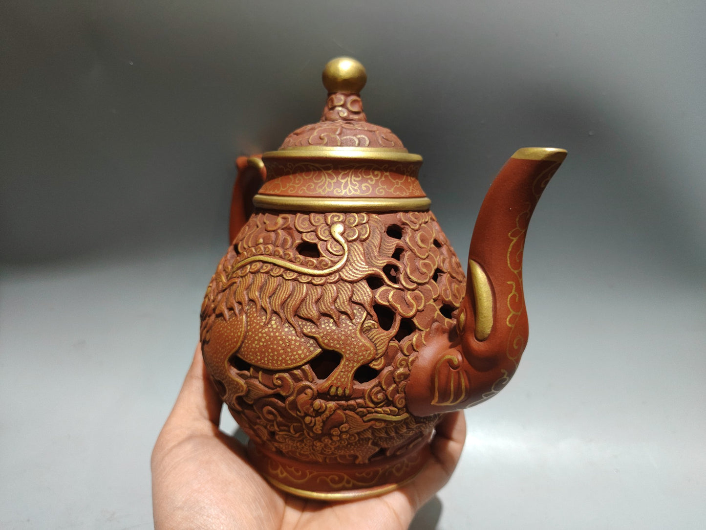 A0086 Openwork Chinese Gilt Gold Yixing Zisha Clay Fortune Lion Design Teapot w Artist Signed